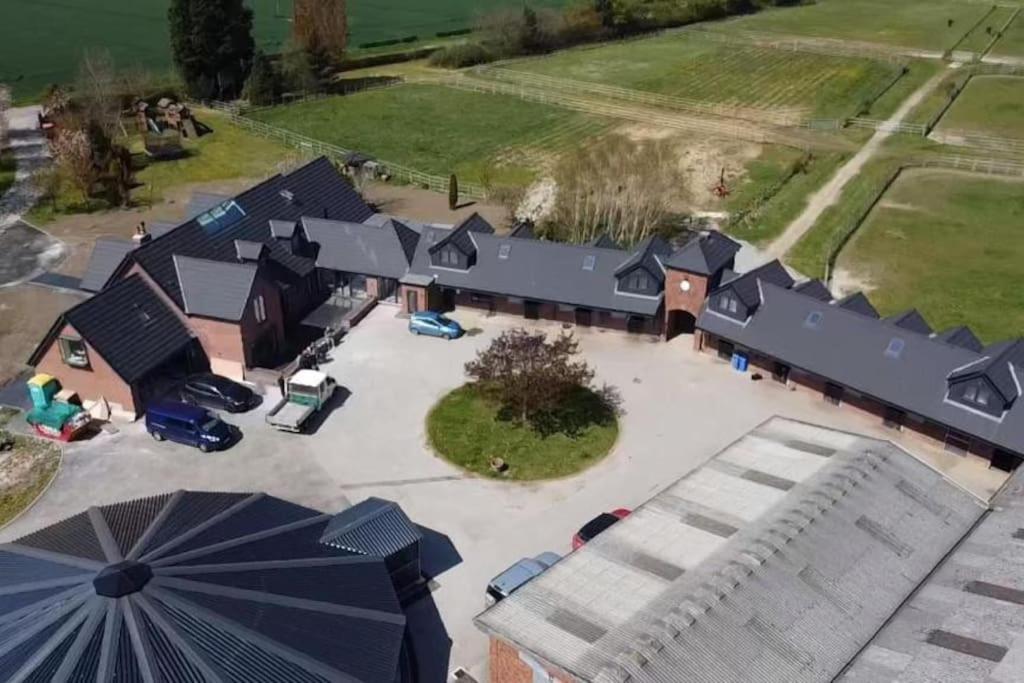 Falabella Suite With Amazing Views Of Stud Farm. Driffield Exterior foto